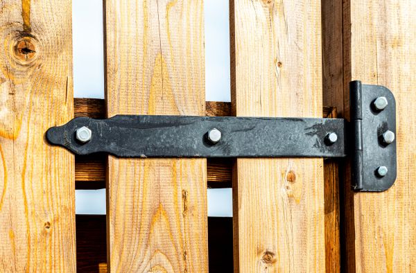 Cost of Gate Hinge Repair in Vacaville